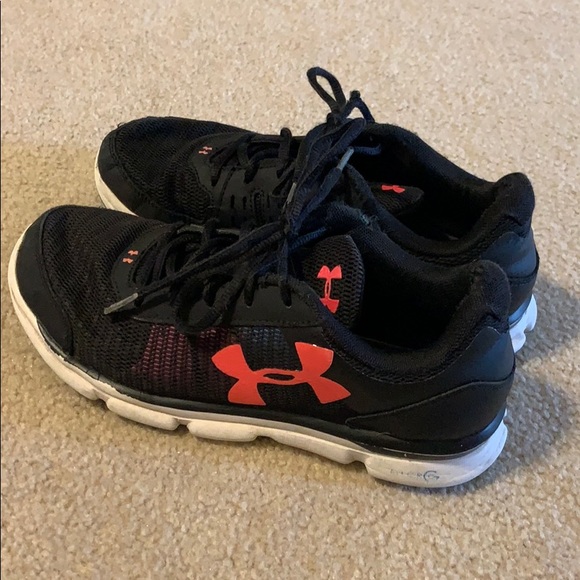 Under Armour Other - Under Armour tennis shoes